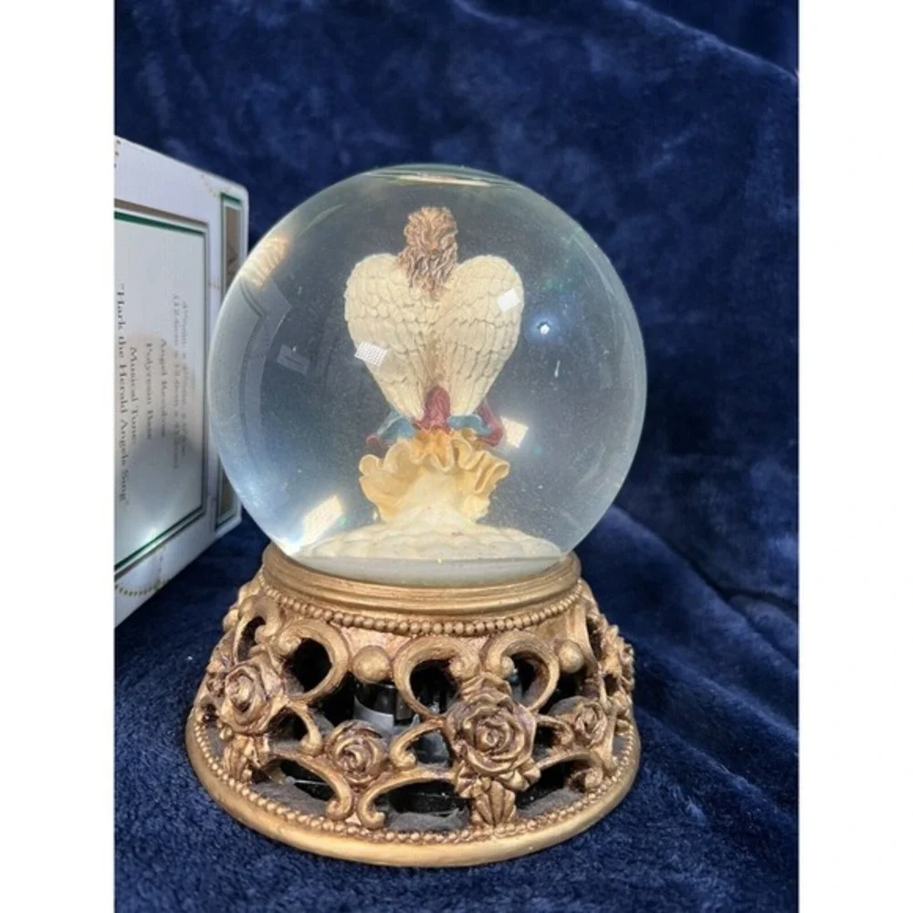 MUSICAL ANGEL WATERBALL  